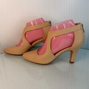 Elegant Tan Women's Heels